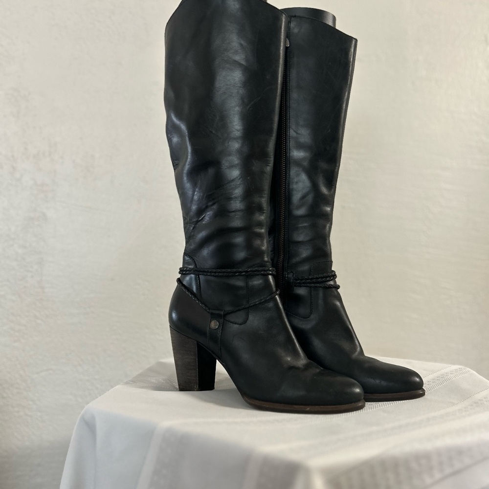 Black Leather Ugg Boots